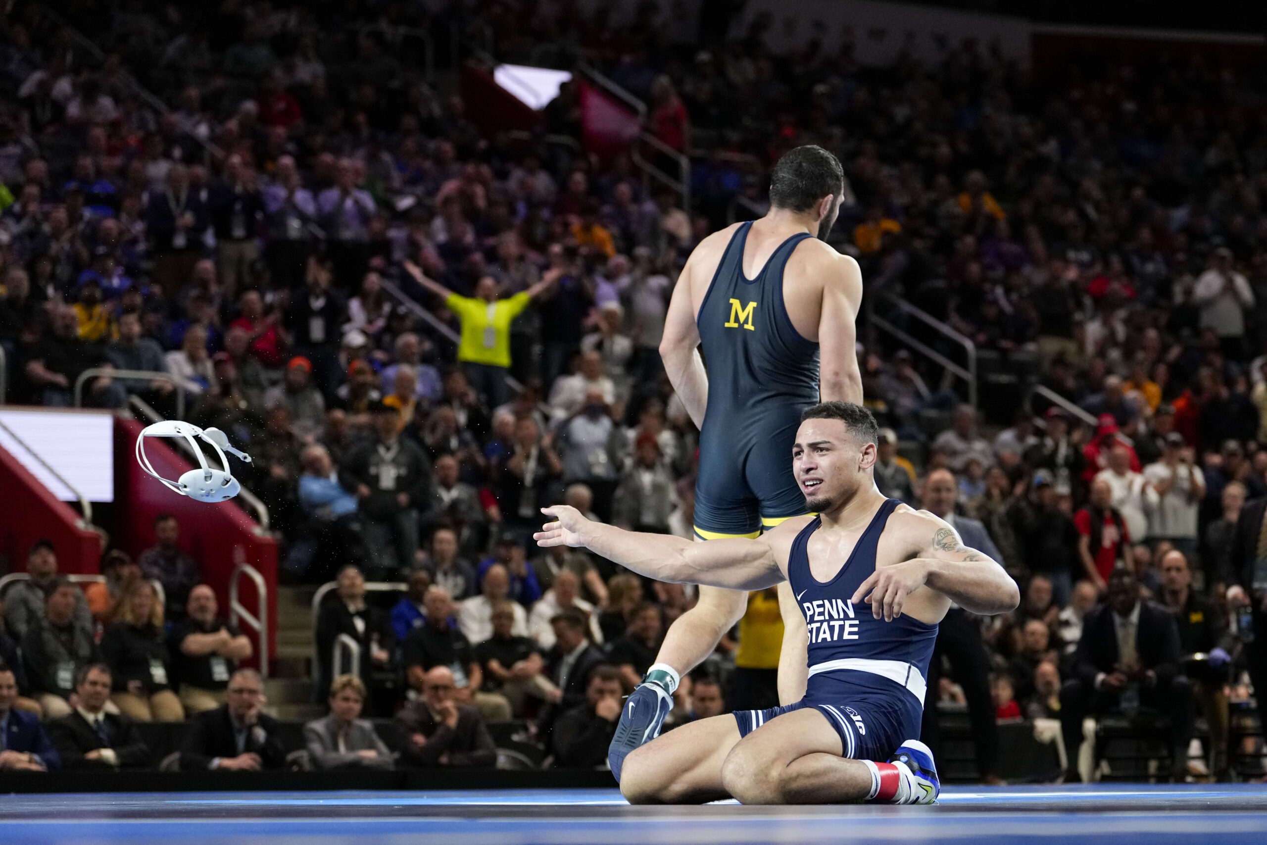 Micah Parsons returns to Penn State for massive wrestling match with Iowa