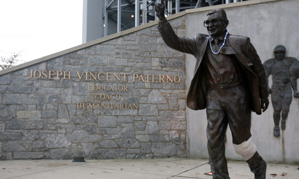 Joe Paterno statue