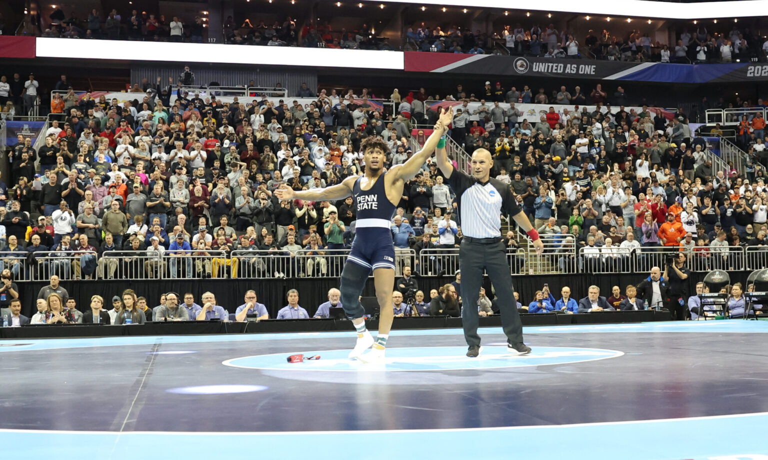 Carter Starocci set to return to Penn State wrestling for 2025