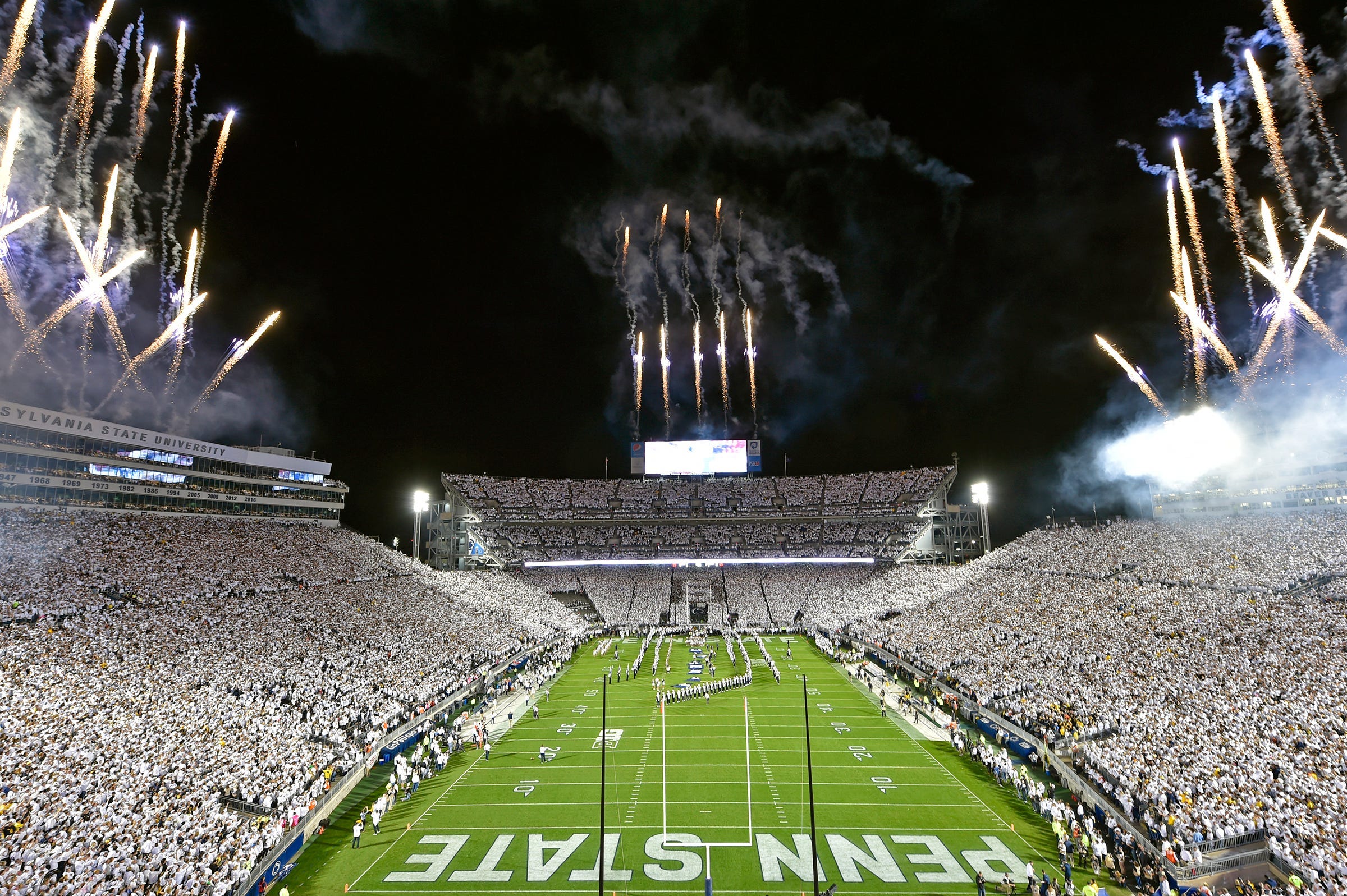 Penn State wrestling, Carter Starocci, Beaver Stadium